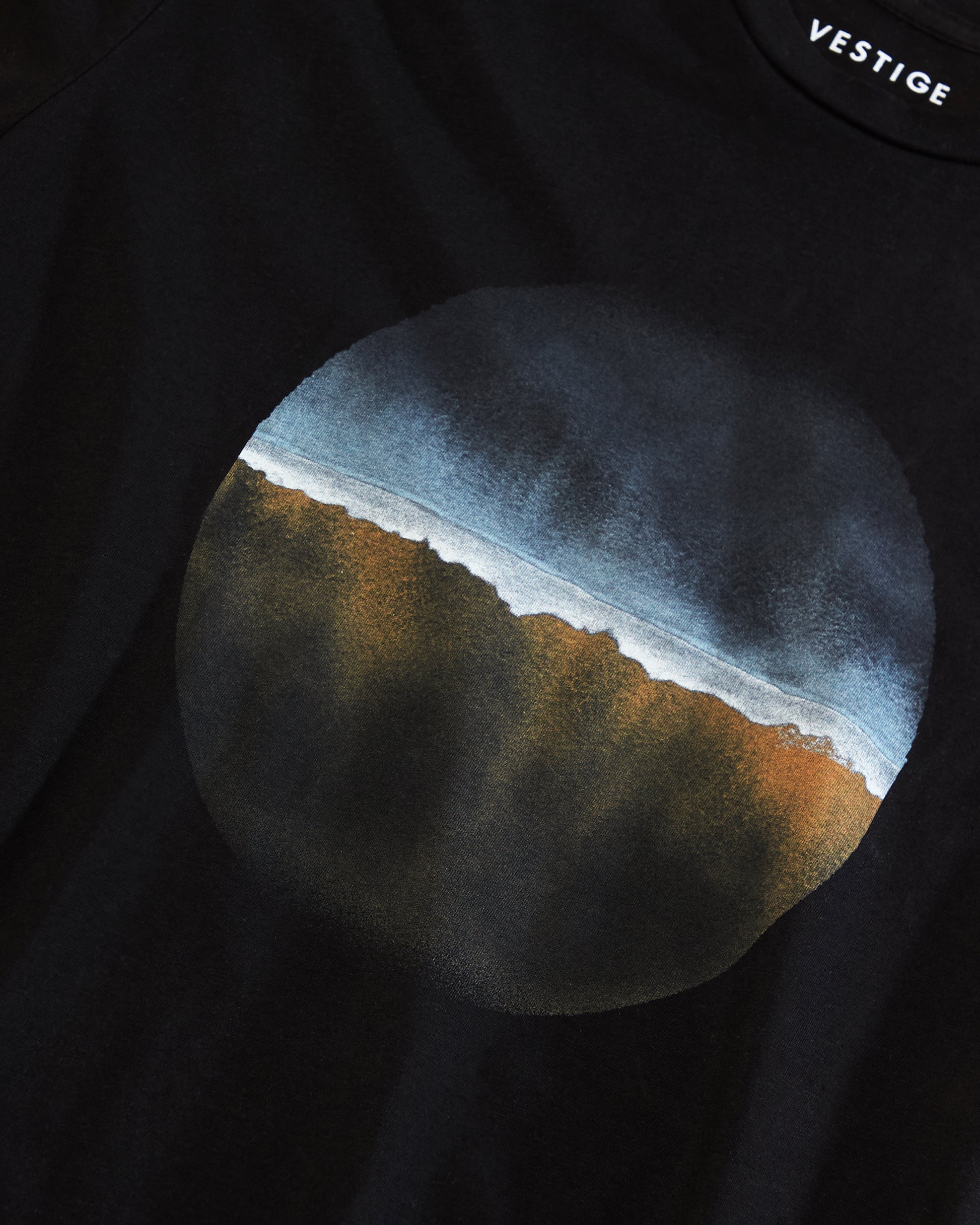 Beach Circle T-Shirt, Black-VESTIGE